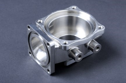 特殊加⼯や異形材、難削材加⼯にも短納期で対応