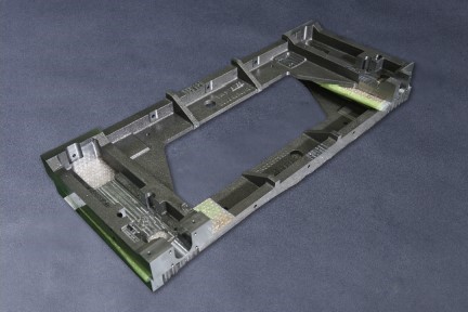 特殊加⼯や異形材、難削材加⼯にも短納期で対応